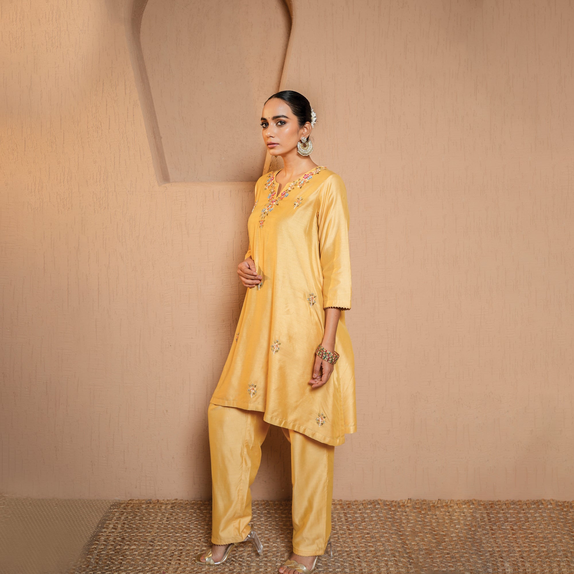 Machine embroidery kurta set