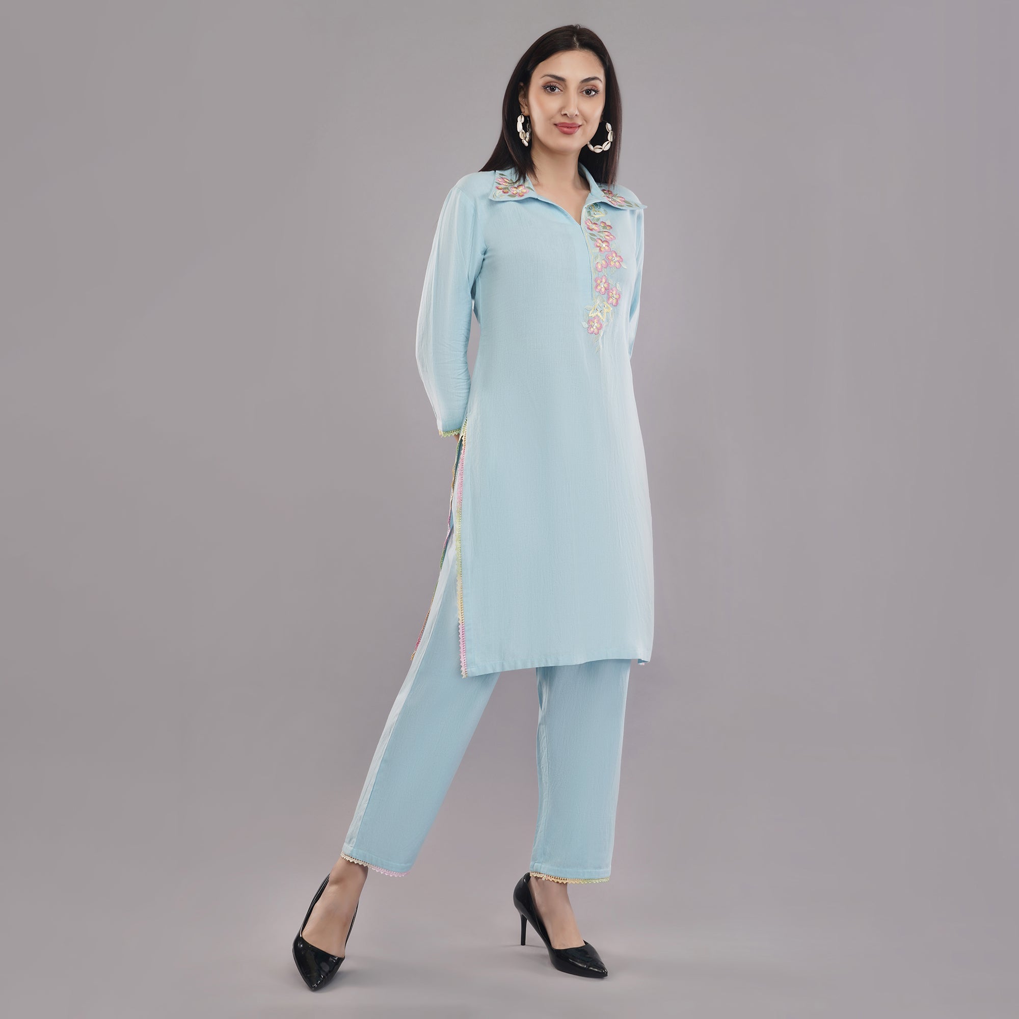 Rayon kurta set with machine embroidery