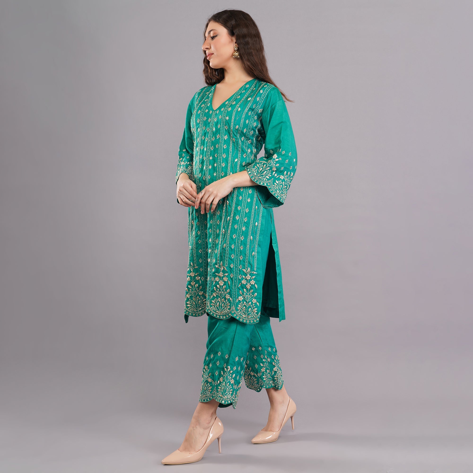 V-necklines Suit