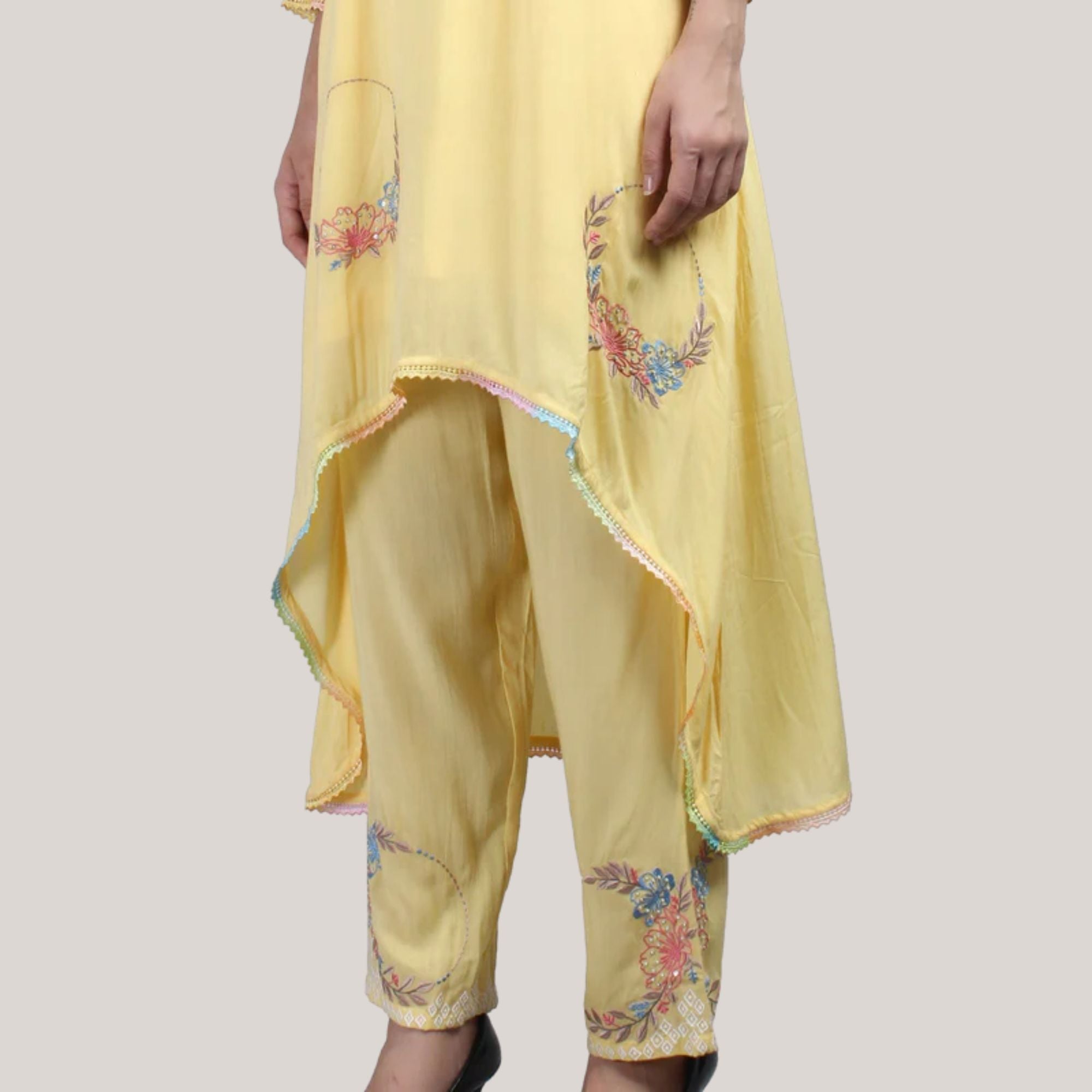 machine embroidery kurti