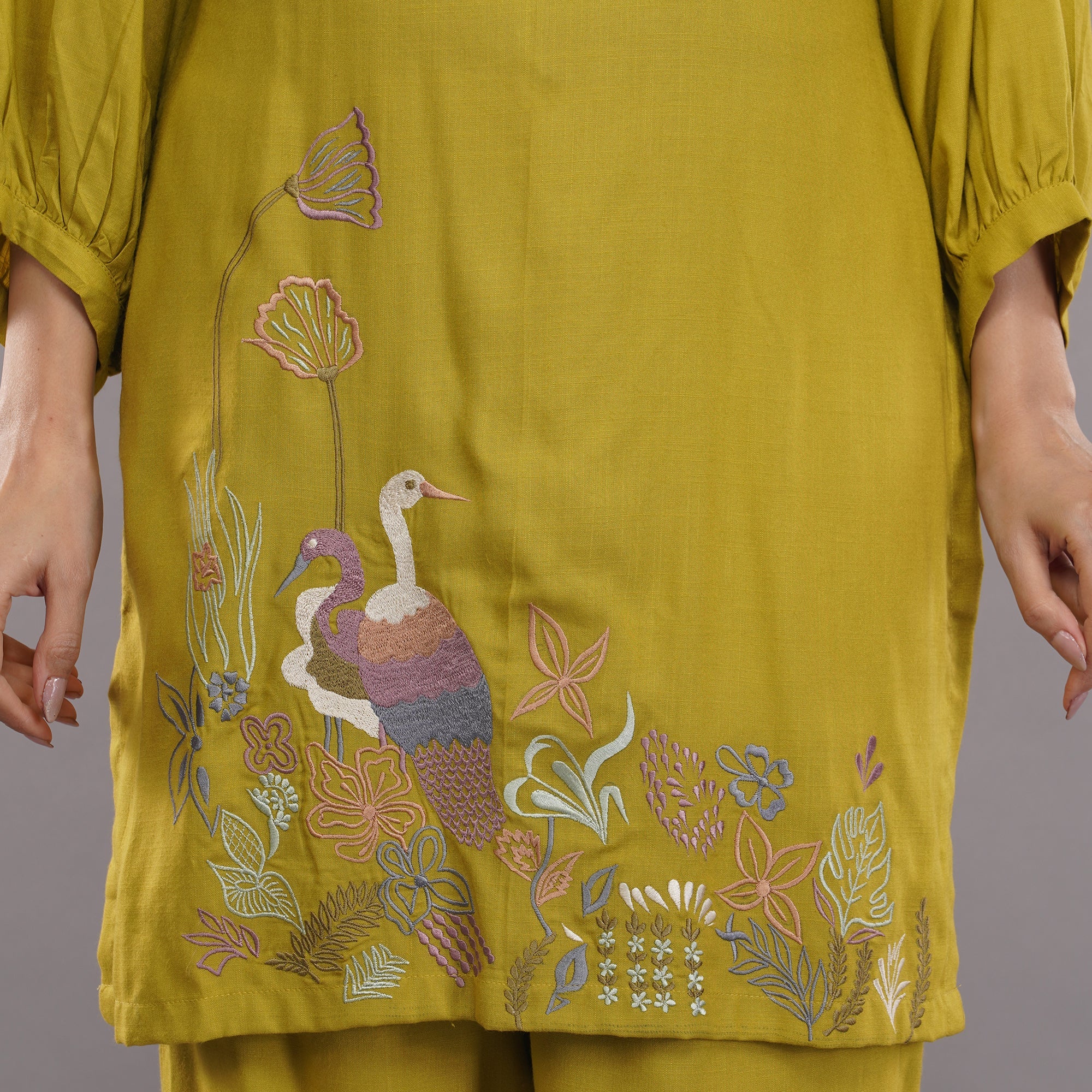 thread embroidery kurta set